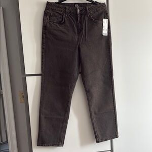 Classic Black Straight Jeans with Textured Finish